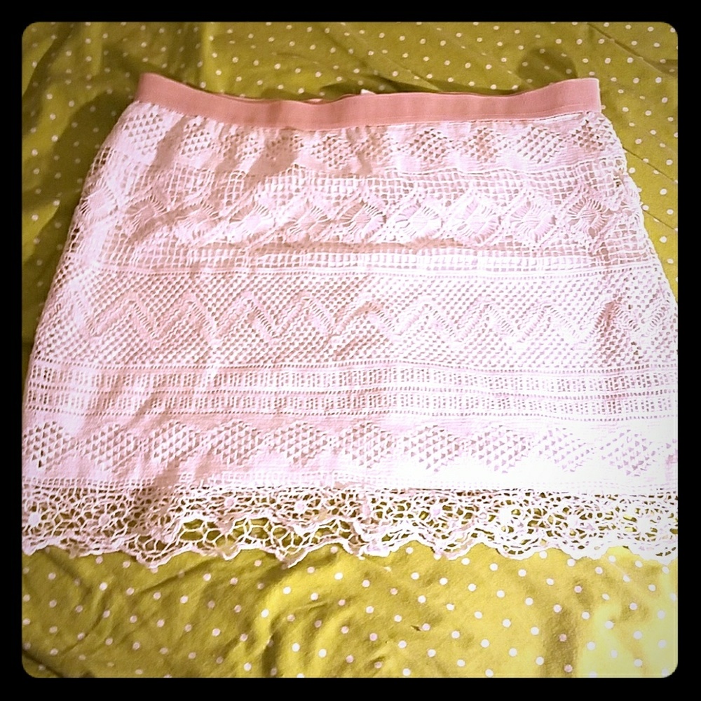 *NWT* American Eagle cream crochet skirt
